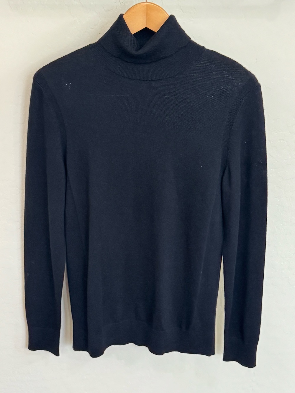 Express Men's 100% Merino Wool Turtleneck Sweater Pitch Black Fine Knit Small